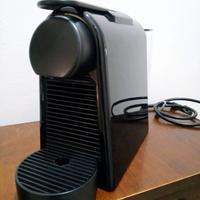 Macchina caffè a capsule Essenza mini di Nespresso