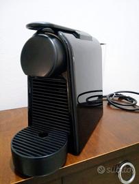 Macchina caffè a capsule Essenza mini di Nespresso