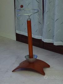 Portaombrelli in legno e metallo 