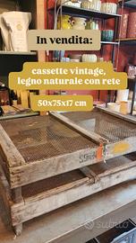 Cassette vintage legno naturale con rete