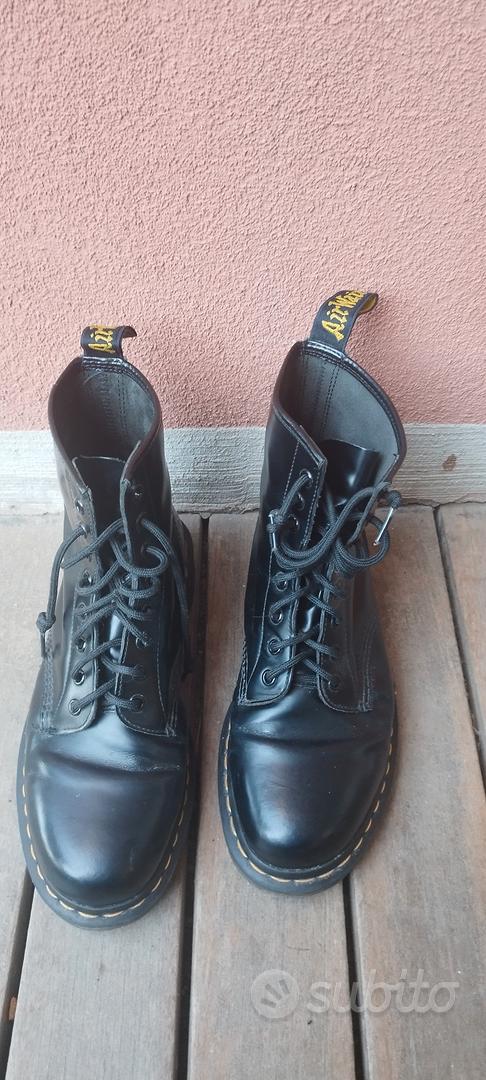 Subito dr martens on sale