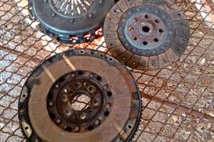 Frizione e volano punto jtd