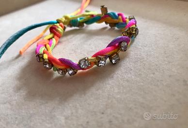 Bracciale in tessuto colorato con brillantini