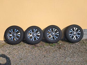 4 gomme 265/60 r 18  più  4 cerchi originali 