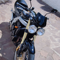 Triumph Speed triple 955i nera 2004 book service
