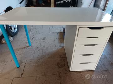 scrivania bianca IKEA bianca 