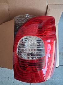 faro posteriore xsara picasso anno 2006 1.6 benz