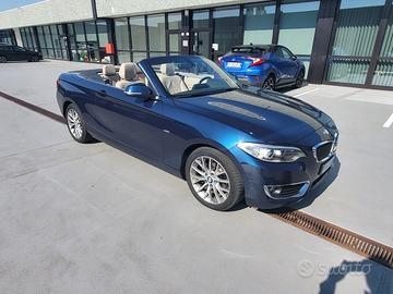 BMW 218i Cabrio Luxury Line in perfette condizioni