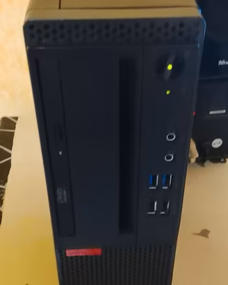 Lenovo ThinkCentre M725s AMD Ryzen 5 PRO 2400G