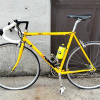 Basso vintage con gruppo Campagnolo – bici corsa a