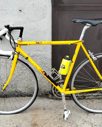 Basso vintage con gruppo Campagnolo – bici corsa a