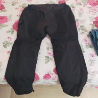 Pantaloni da moto con protezioni tutte le stagioni