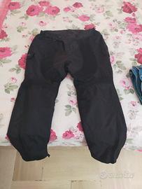 Pantaloni da moto con protezioni tutte le stagioni