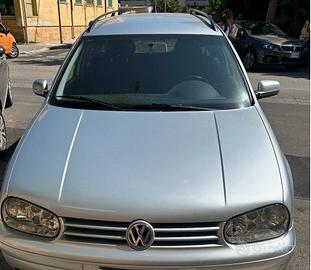 Golf 4  Variant 1.6 benzina highline