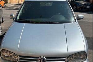 Golf 4  Variant 1.6 benzina highline