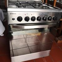 Cucina a gas Regal con forno elettrico