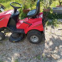 trattorino tagliaerba 