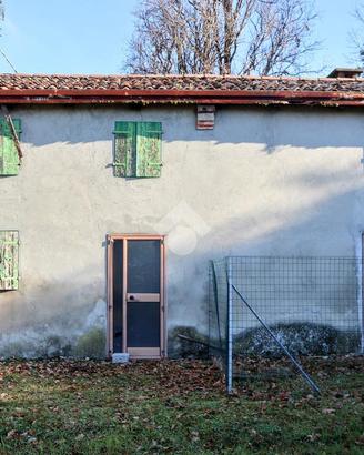 VILLA SINGOLA A PAESE