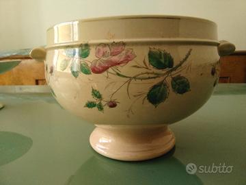 Zuppiera e alzate da tavola in ceramica antica