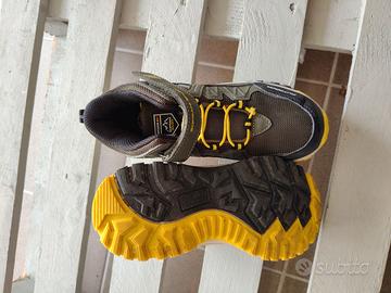 Scarpe sportive da trekking leggero taglia 34