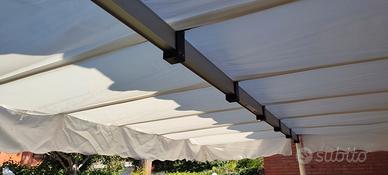 Tenda autoportante con copertura scorrevole