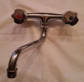 Rubinetto da parete cucina