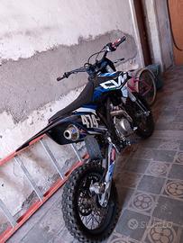Yamaha YZ 125 - 2025