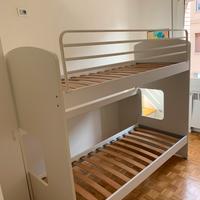 Letto a castello con doghe in legno