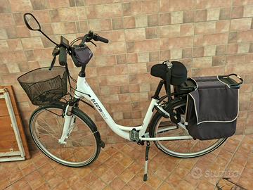 bicicletta a pedalata assistita.