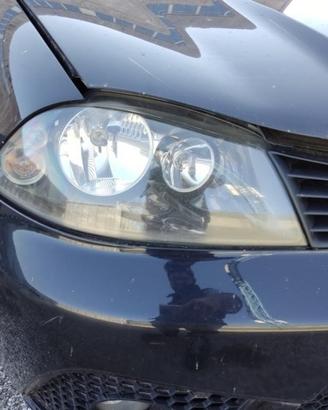 Proiettore destro SEAT IBIZA del 2004