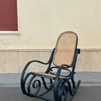 Dondolo legno e impagliato