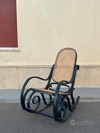 Dondolo legno e impagliato