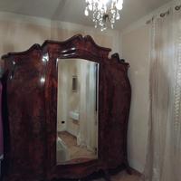 Set da camera: Armadio e comó antiquariato