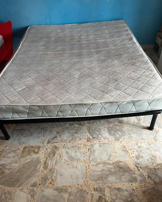 Letto matrimoniale