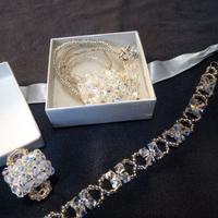 Completo di bijoux in perline brillanti handmade