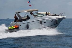 Chris-Craft 328 Express Cruiser (2000)