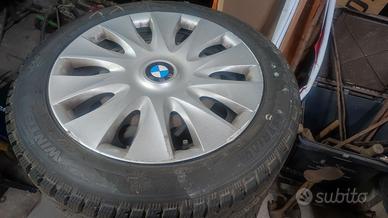 Gomme invernali comprese di cerchi in lega