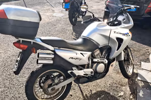 Honda Transalp XL650V