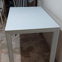 Tavolo bianco da cucina