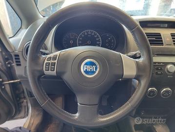 Volante FIAT SEDICI del 2006