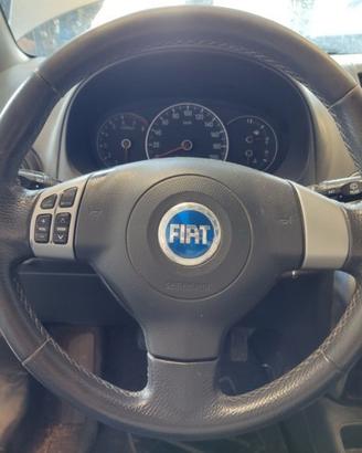 Volante FIAT SEDICI del 2006