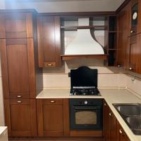 Cucina angolare completa di elettrodomestici