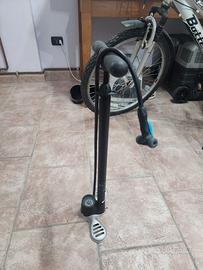 Pompa per Bicicletta con Manometro