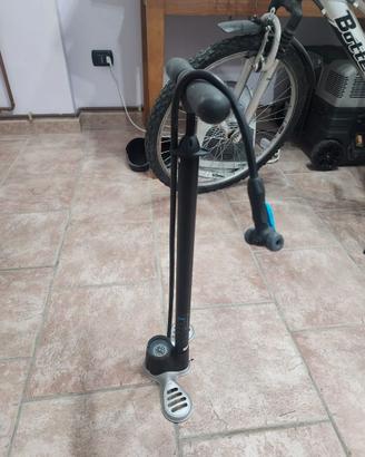 Pompa per Bicicletta con Manometro