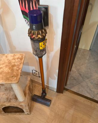 Dyson v10