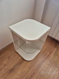 🛋️ Comodino bianco con vetro – stile minimal 