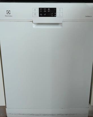 Lavastoviglie Electrolux con problema