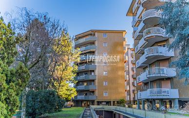 TRILOCALE CON BOX INCLUSO NEL PREZZO