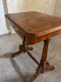 Tavolino antico in legno 800