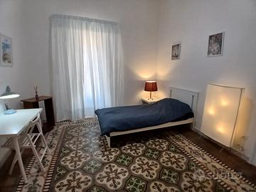 Stanza singola vicino ospedale e medicina